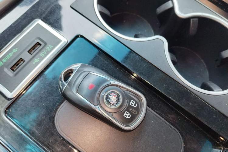 Used Buick GL8 2020 ES Land Cruiser 653T Comfort Edition Vehicle Key