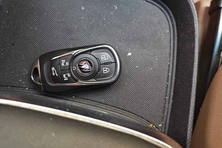 Used Buick GL8 2020 ES Land Cruiser 653T Flagship Model Vehicle Key
