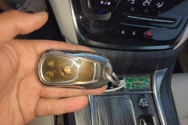 Used Buick GL8 2020 Land Cruiser Executive Class 652T Comfort Model Vehicle Key