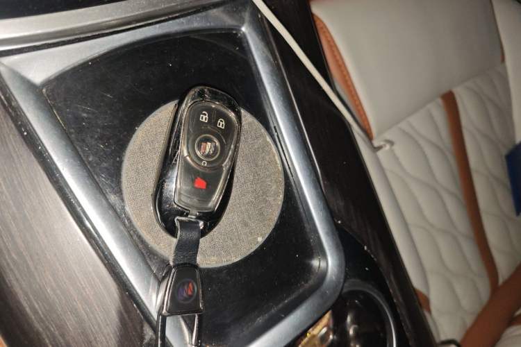 Used Buick GL8 2020 ES Land Cruiser 653T Comfort Edition Vehicle Key