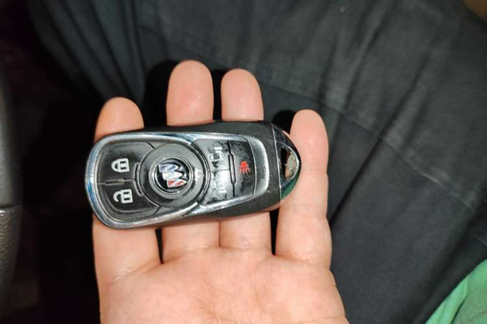 Used Buick GL8 2020 ES Land Cruiser 653T Luxury Edition Vehicle Key
