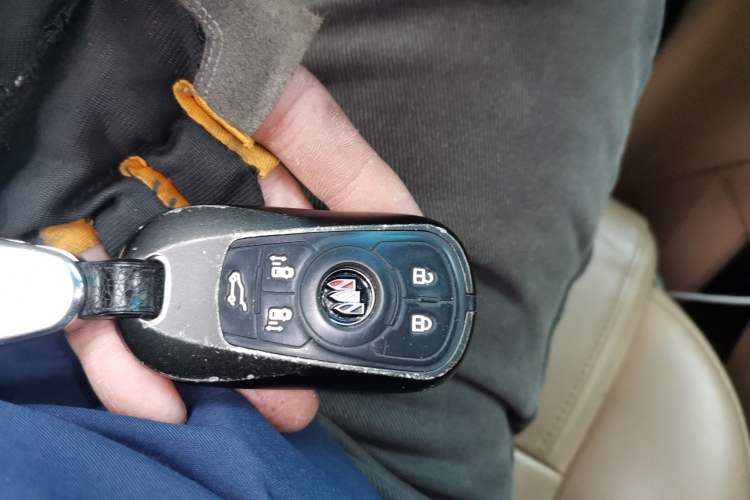 Used Buick GL8 2020 ES Land Cruiser 653T Luxury Edition Vehicle Key