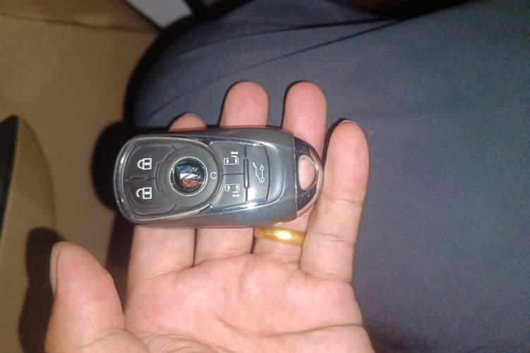 Used Buick GL8 2020 ES Land Cruiser 653T Flagship Model Vehicle Key