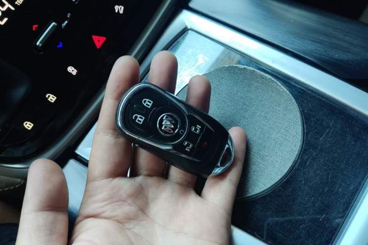 Used Buick GL8 2020 ES Land Cruiser 653T Luxury Edition Vehicle Key