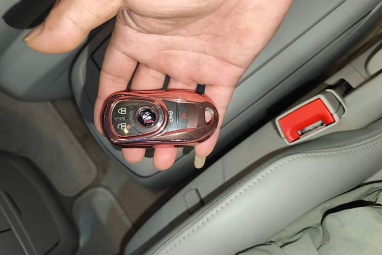 Used Buick GL8 2020 Land Business Class 652T Luxury Model Vehicle Key