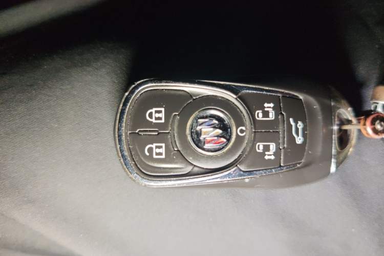 Used Buick GL8 2020 ES Land Cruiser 653T Luxury Model Vehicle Key