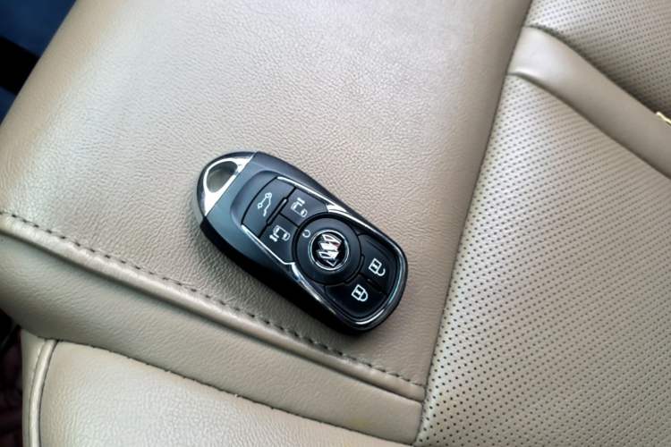 Used Buick GL8 2020 ES Land Cruiser 653T Flagship Model Vehicle Key
