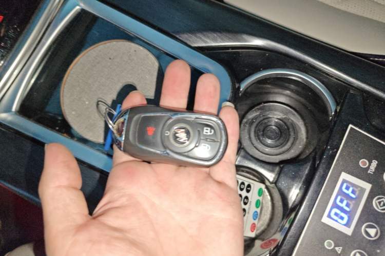 Used Buick GL8 2020 ES Land Cruiser 653T Comfort Edition Vehicle Key