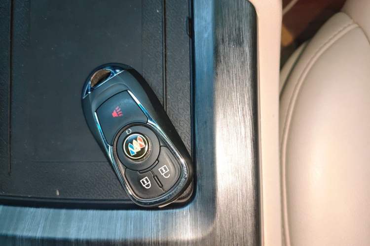 Used Buick GL8 2020 ES Land Cruiser 653T Comfort Edition Vehicle Key
