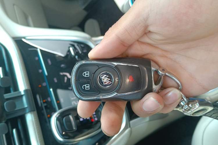 Used Buick GL8 2020 ES Land Cruiser 653T Comfort Edition Vehicle Key