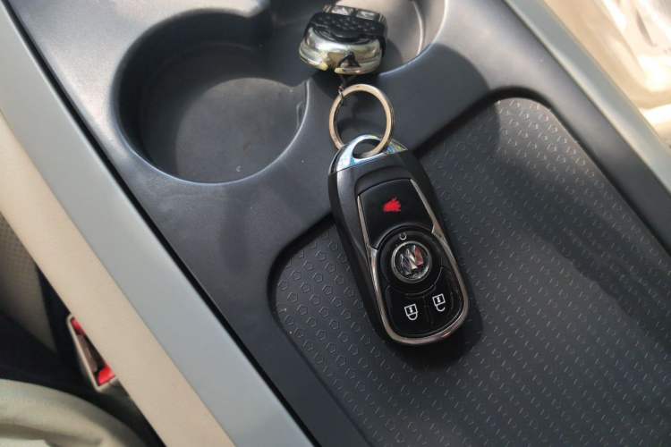 Used Buick GL8 2020 ES Land Cruiser 653T Comfort Edition Vehicle Key