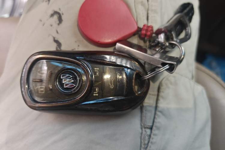 Used Buick GL8 2020 ES Land Cruiser 653T Luxury Model Vehicle Key