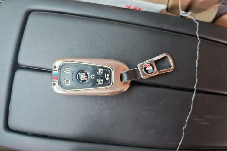 Used Buick GL8 2020 ES Land Cruiser 653T Luxury Model Vehicle Key