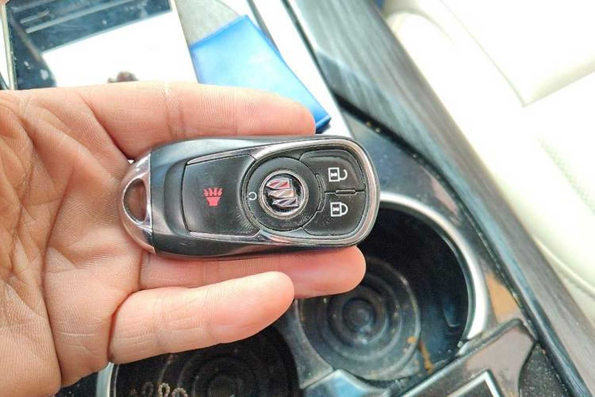 Used Buick GL8 2020 ES Land Cruiser 653T Comfort Edition Vehicle Key