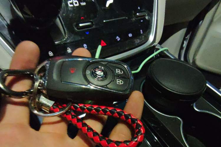 Used Buick GL8 2020 ES Land Cruiser 653T Comfort Edition Vehicle Key