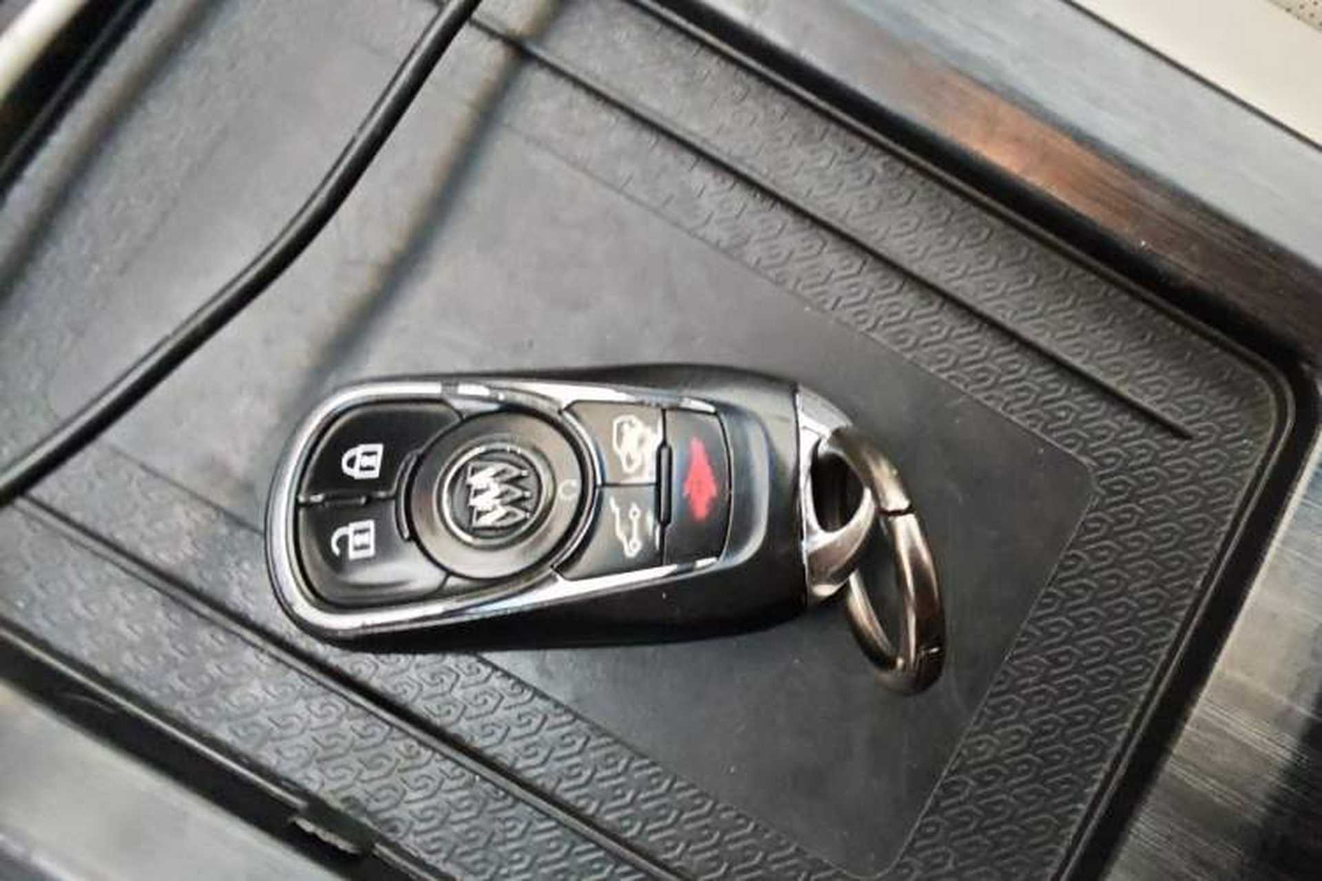 Used Buick GL8 2020 Land Cruiser Executive Class 652T Comfort Model Vehicle Key