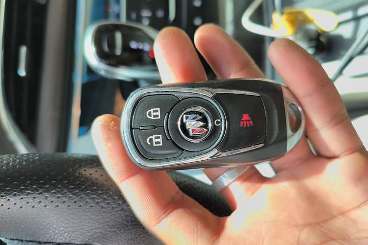Used Buick GL8 2020 Land Cruiser Executive Class 652T Comfort Model Vehicle Key