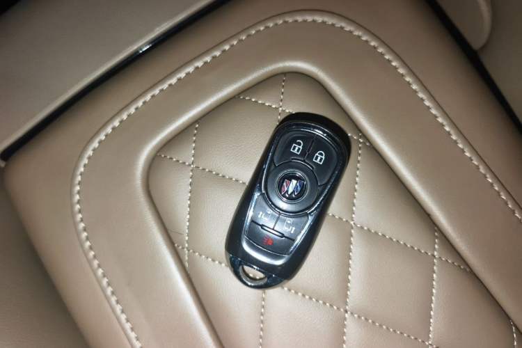 Used Buick GL8 2020 ES Land Cruiser 653T Luxury Edition Vehicle Key