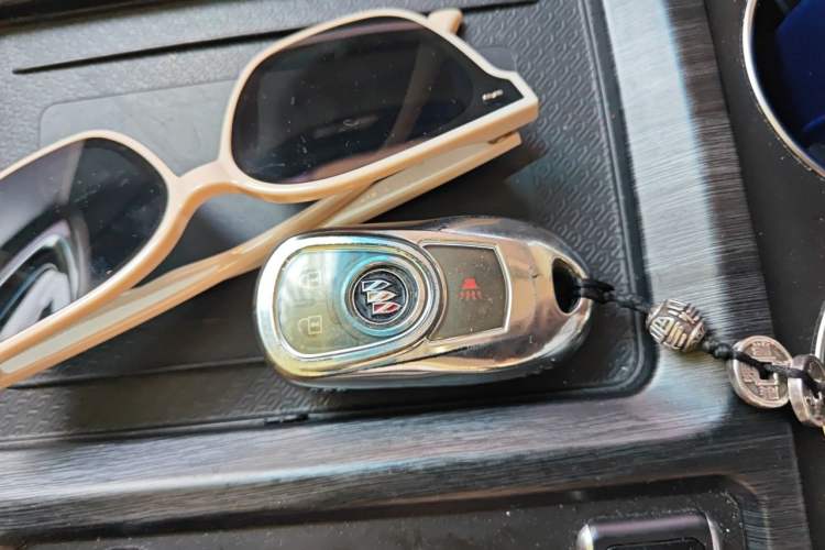 Used Buick GL8 2020 ES Land Cruiser 653T Comfort Edition Vehicle Key