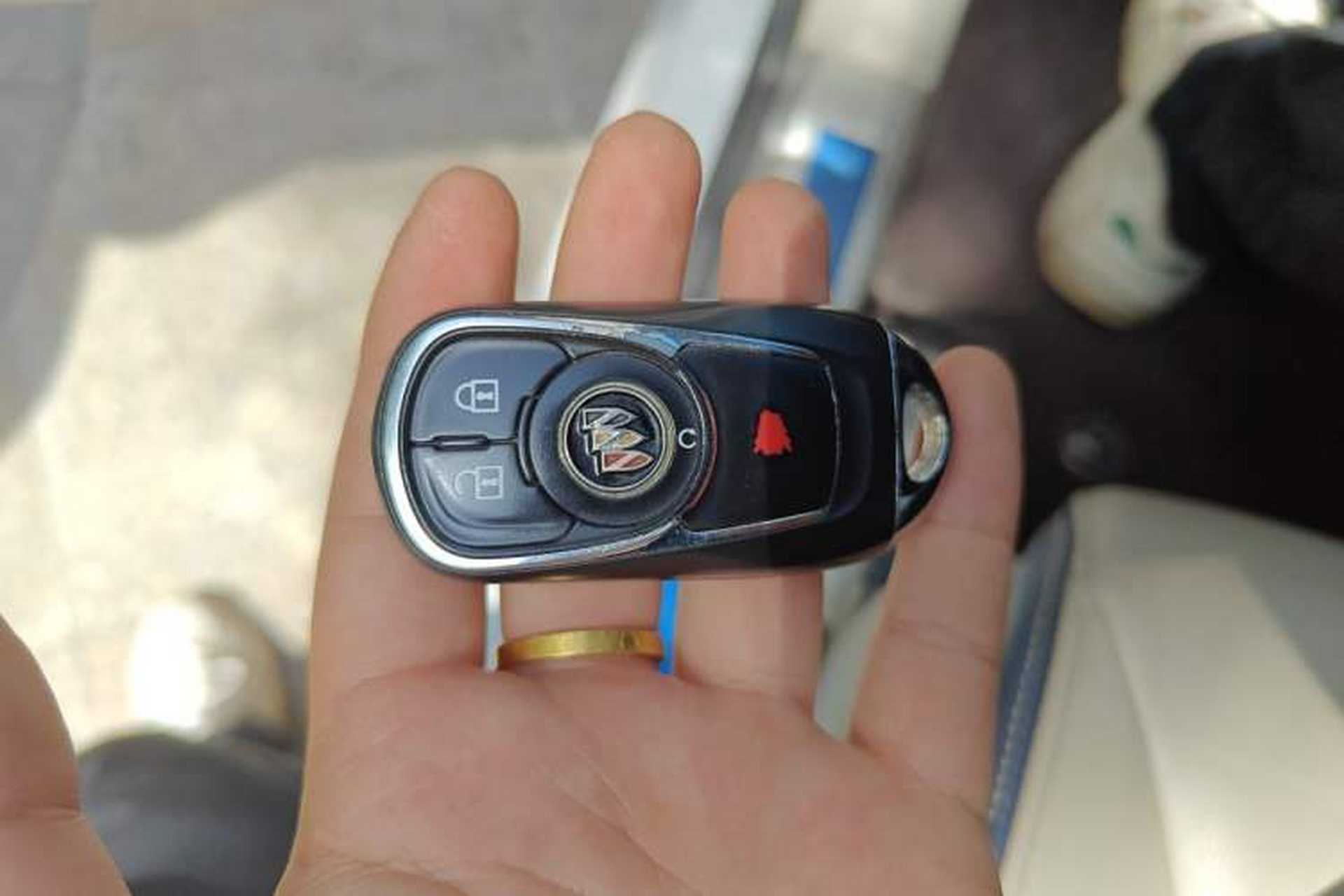 Used Buick GL8 2020 Land Cruiser Executive Class 652T Comfort Model Vehicle Key
