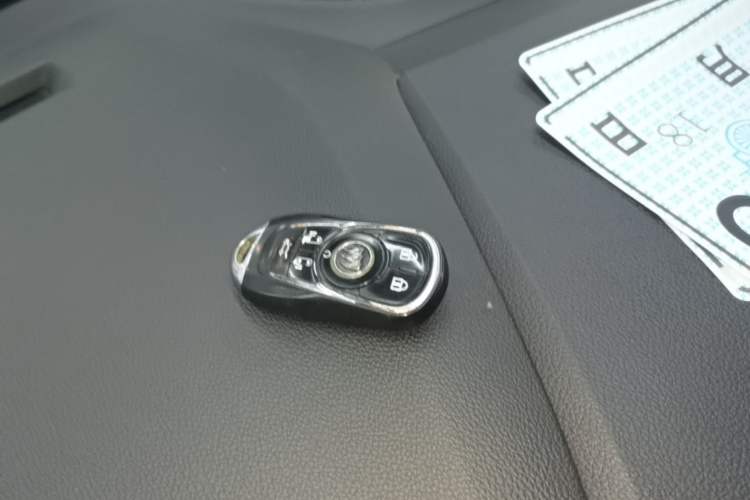 Used Buick GL8 2020 ES Land Cruiser 653T Luxury Edition Vehicle Key