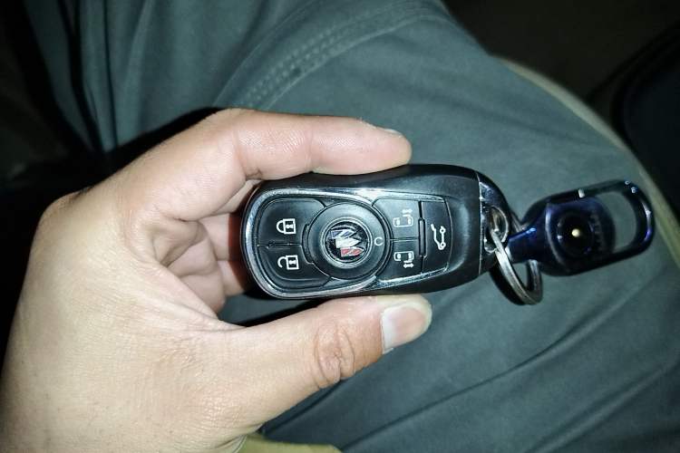 Used Buick GL8 2020 ES Land Cruiser 653T Flagship Model Vehicle Key