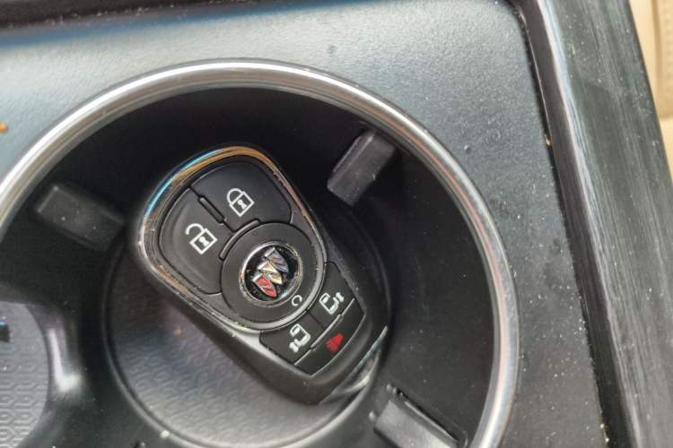 Used Buick GL8 2020 ES Land Cruiser 653T Luxury Edition Vehicle Key