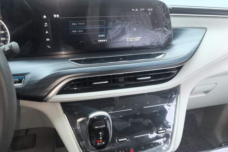 Used Buick GL8 2020 ES Land Cruiser 653T Comfort Edition Audio And AC Panel