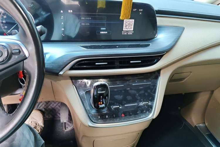 Used Buick GL8 2020 ES Land Cruiser 653T Luxury Edition Audio And AC Panel