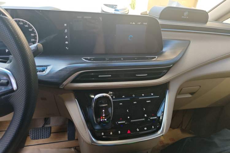 Used Buick GL8 2020 ES Land Cruiser 653T Flagship Model Audio And AC Panel