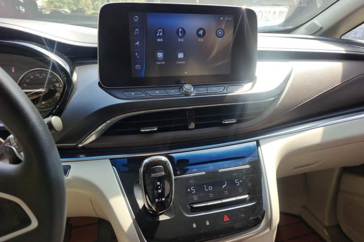 Used Buick GL8 2020 Land Cruiser Executive Class 652T Comfort Model Audio And AC Panel