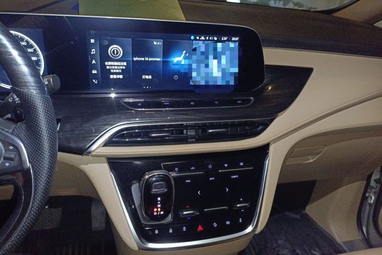 Used Buick GL8 2020 ES Land Cruiser 653T Luxury Edition Audio And AC Panel