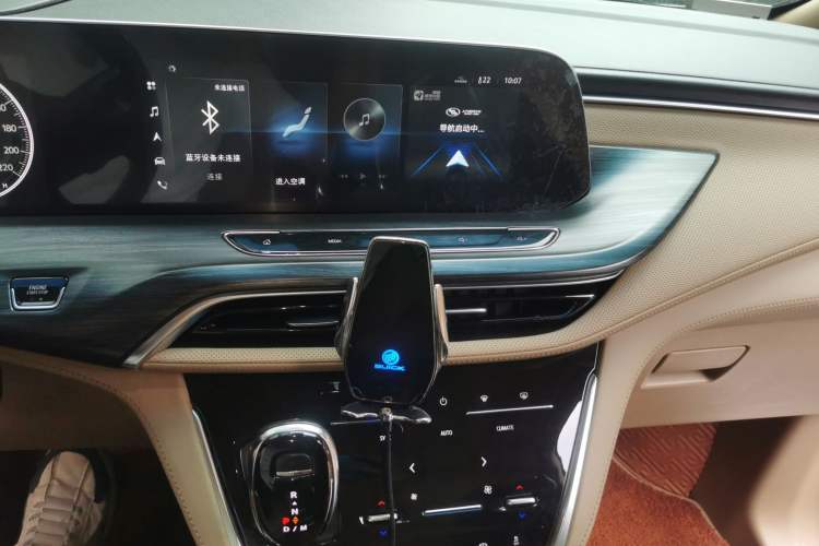 Used Buick GL8 2020 ES Land Cruiser 653T Luxury Model Audio And AC Panel