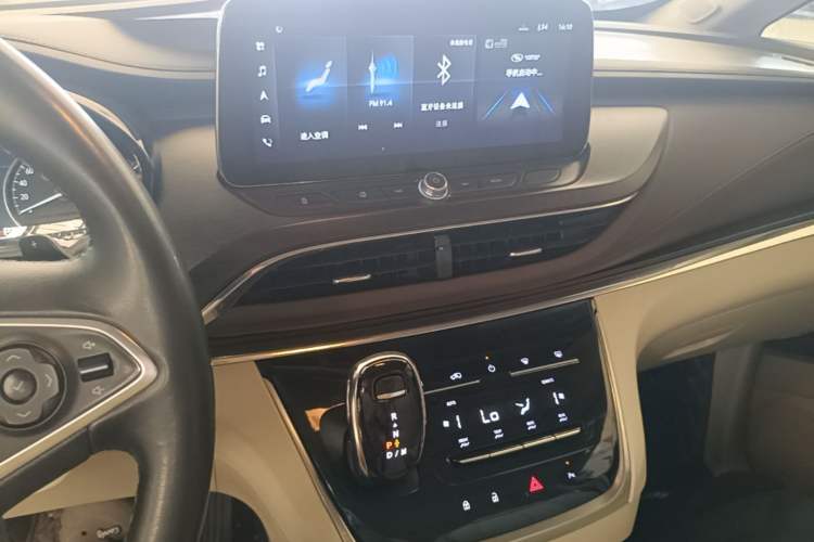 Used Buick GL8 2020 Land Business Class 652T Luxury Model Audio And AC Panel