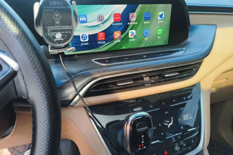 Used Buick GL8 2020 ES Land Cruiser 653T Luxury Model Audio And AC Panel