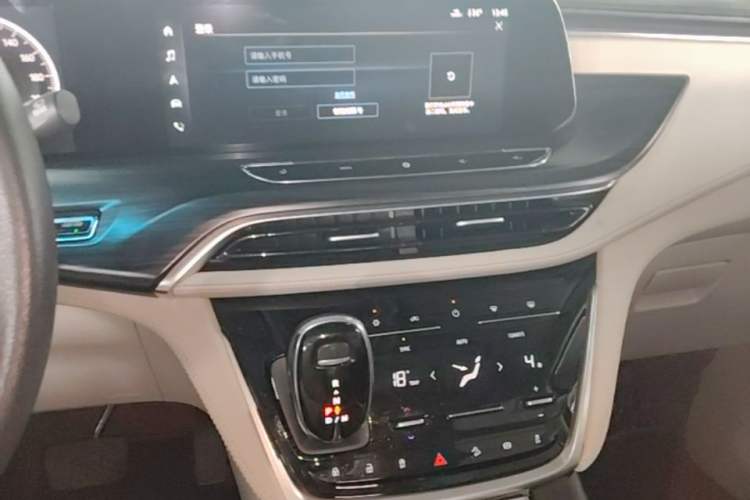 Used Buick GL8 2020 ES Land Cruiser 653T Comfort Edition Audio And AC Panel