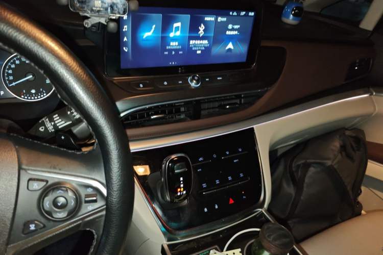 Used Buick GL8 2020 Land Business Class 652T Luxury Model Audio And AC Panel