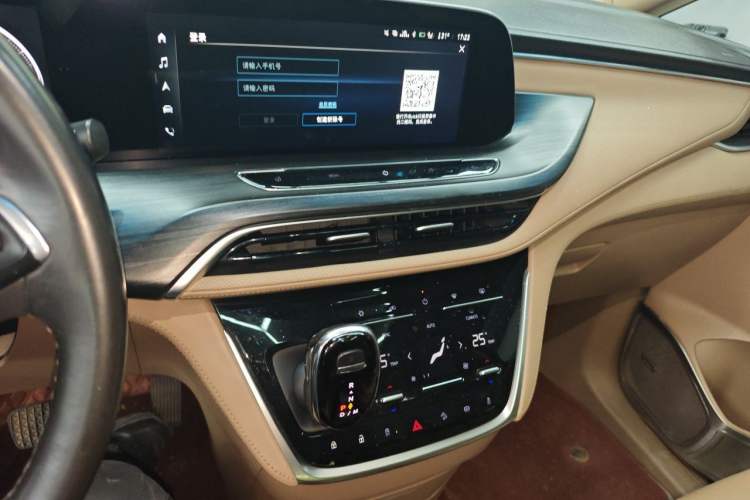 Used Buick GL8 2020 ES Land Cruiser 653T Luxury Model Audio And AC Panel