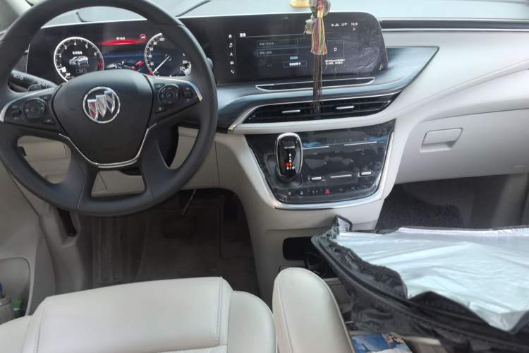 Used Buick GL8 2020 ES Land Cruiser 653T Comfort Edition Center Console