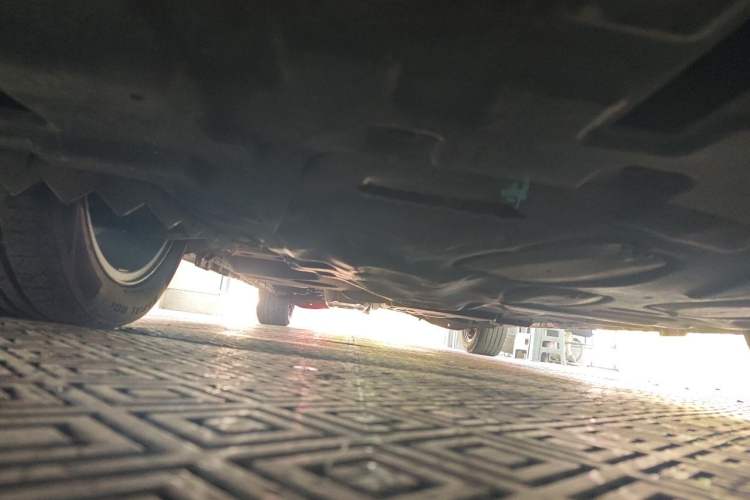 Used Buick GL8 2020 ES Land Cruiser 653T Luxury Model Chassis Front