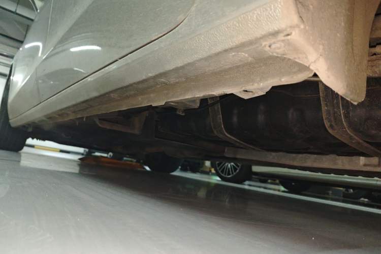 Used Buick GL8 2020 ES Land Cruiser 653T Comfort Edition Chassis Rear Left