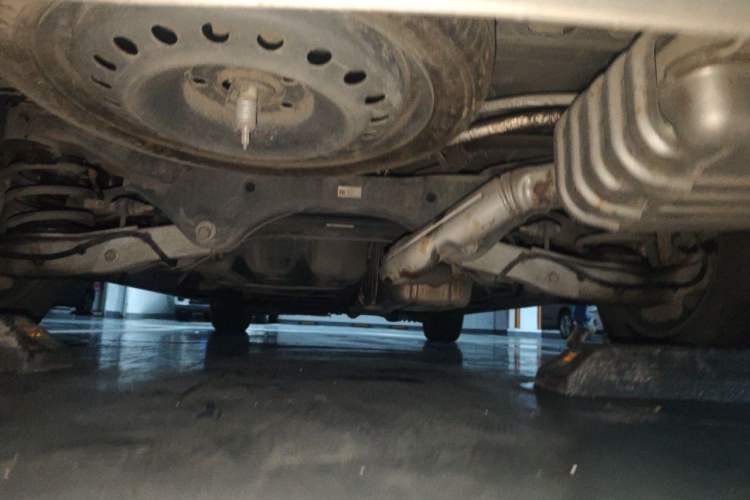 Used Buick GL8 2020 ES Land Cruiser 653T Comfort Edition Chassis Rear