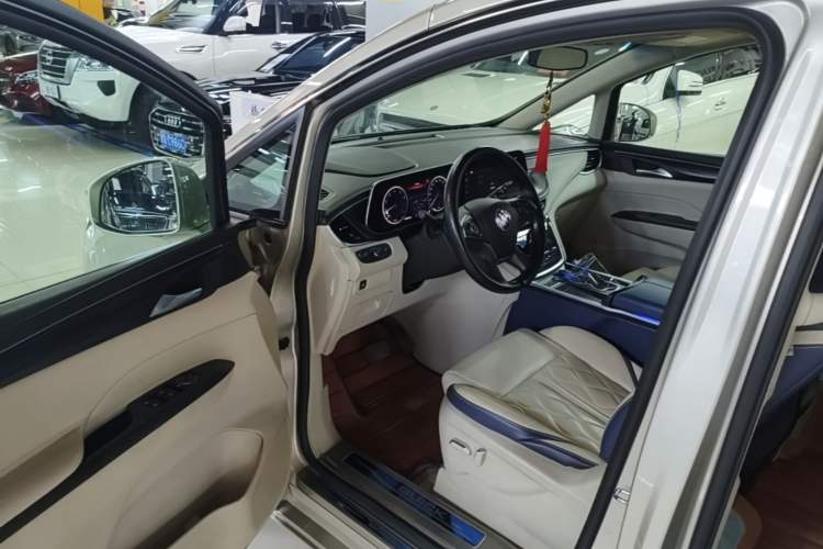 Used Buick GL8 2020 ES Land Cruiser 653T Comfort Edition Driver Seat