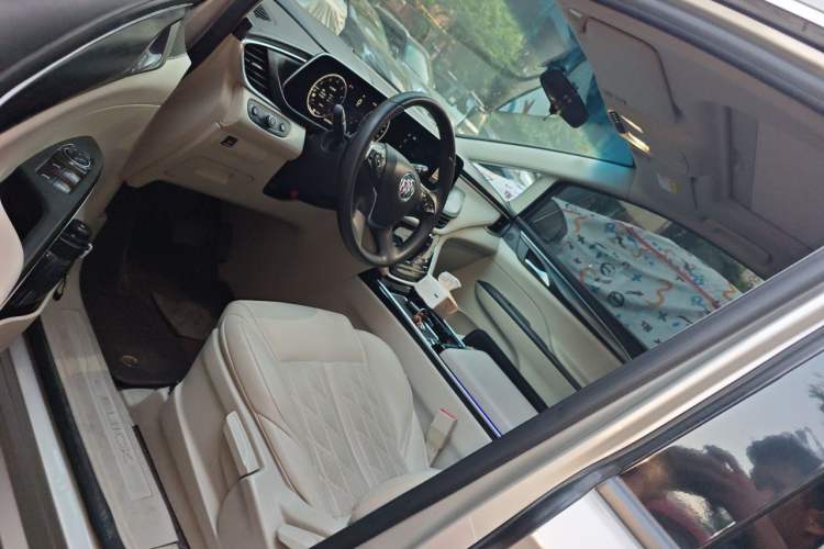 Used Buick GL8 2020 ES Land Cruiser 653T Comfort Edition Driver Seat
