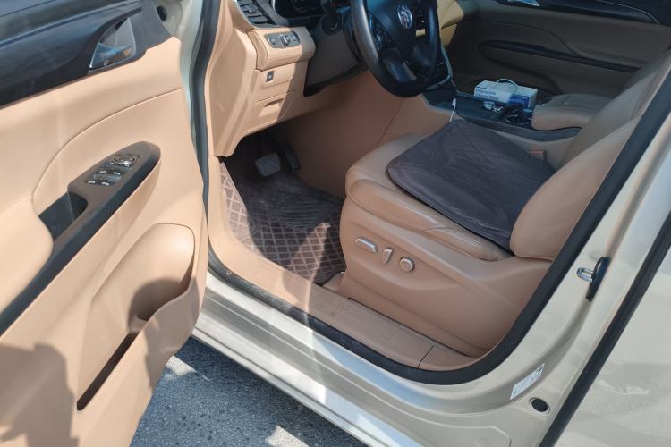 Used Buick GL8 2020 ES Land Cruiser 653T Luxury Model Driver Seat