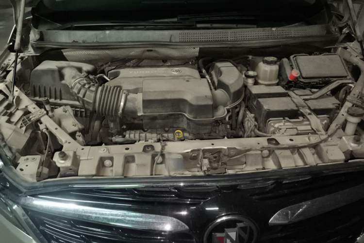 Used Buick GL8 2020 ES Land Cruiser 653T Luxury Model Engine Bay