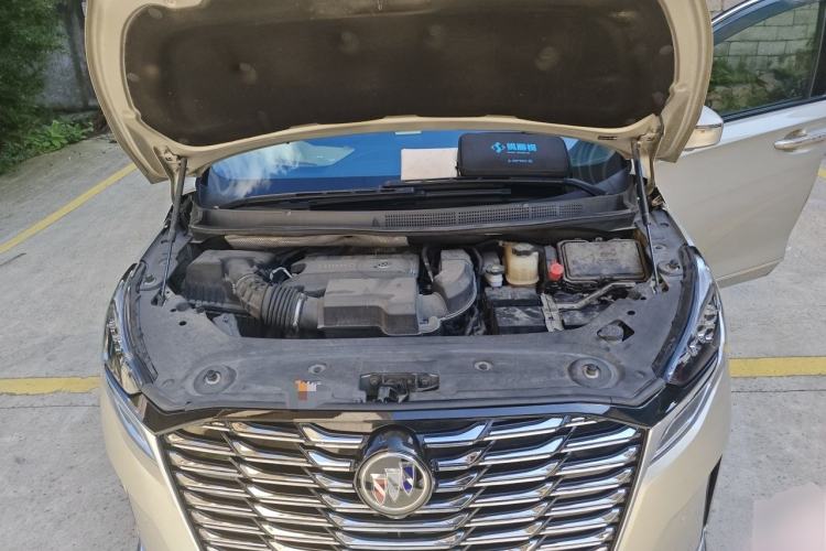 Used Buick GL8 2020 ES Land Cruiser 653T Flagship Model Engine Bay