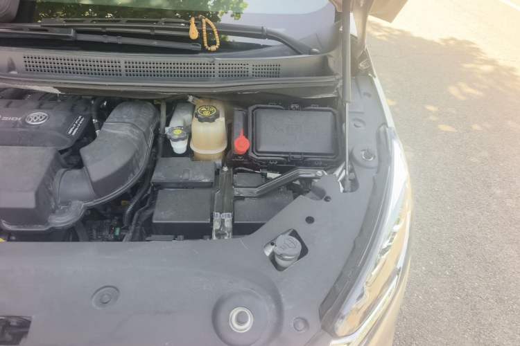 Used Buick GL8 2020 ES Land Cruiser 653T Luxury Edition Engine Bay Left