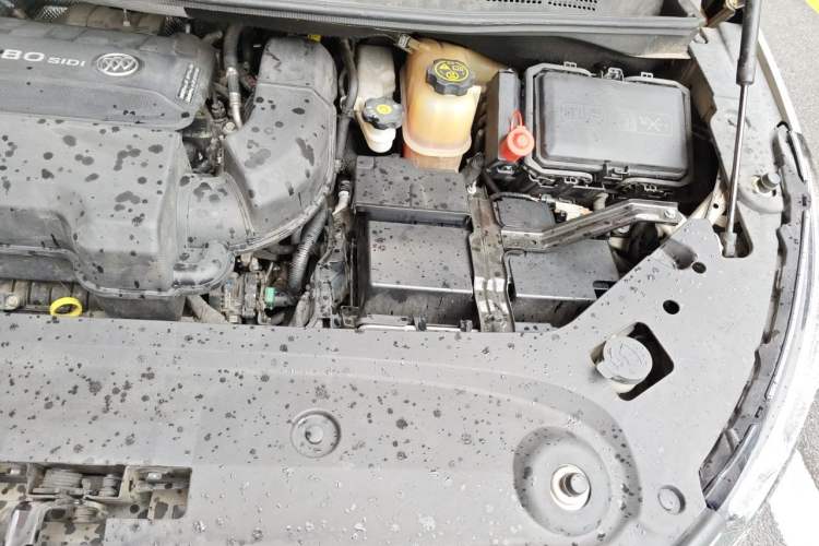 Used Buick GL8 2020 ES Land Cruiser 653T Luxury Edition Engine Bay Left
