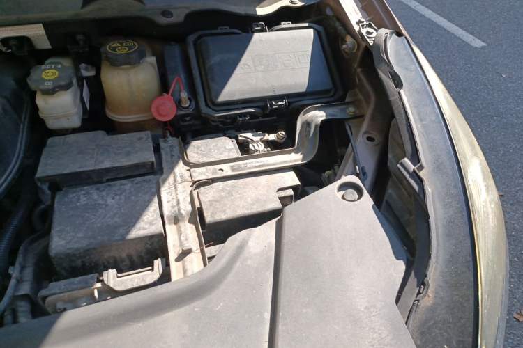 Used Buick GL8 2020 Land Cruiser Executive Class 652T Comfort Model Engine Bay Left